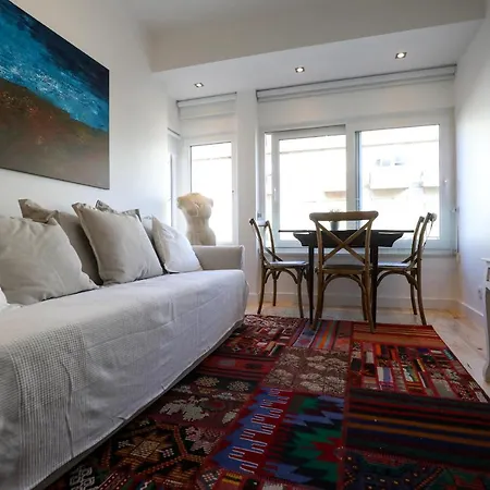Luxury Apartment *